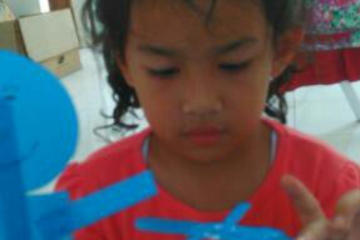 Melatih konsentrasi melalui kegiatan seni