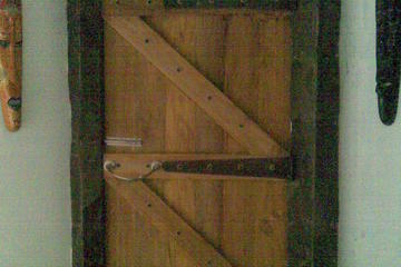 pintu utama jati model vintage