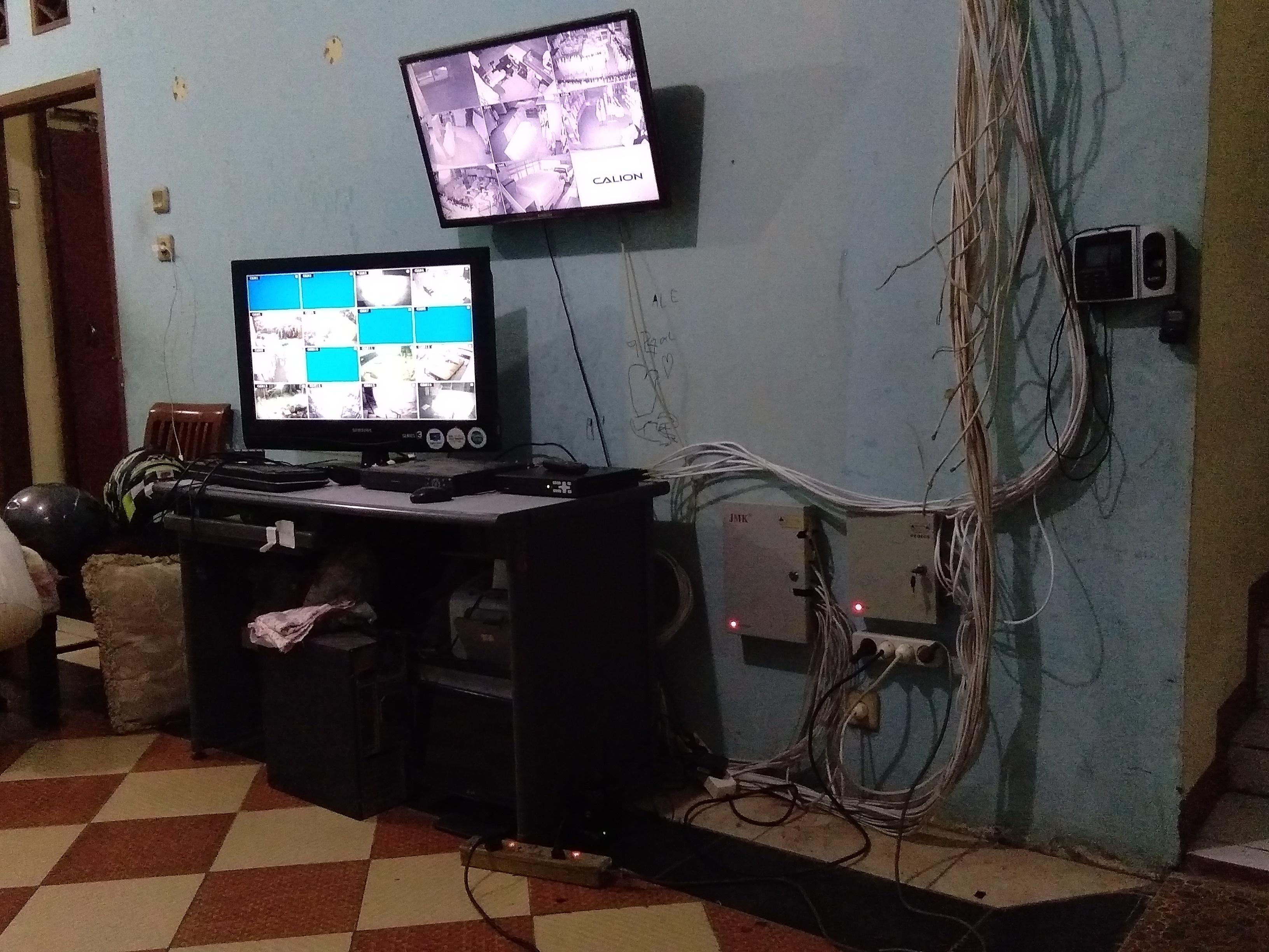 Instalasi CCTV di Pabrik Baju