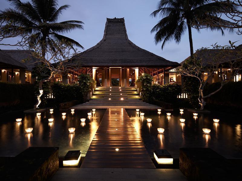 Lobby in the evening