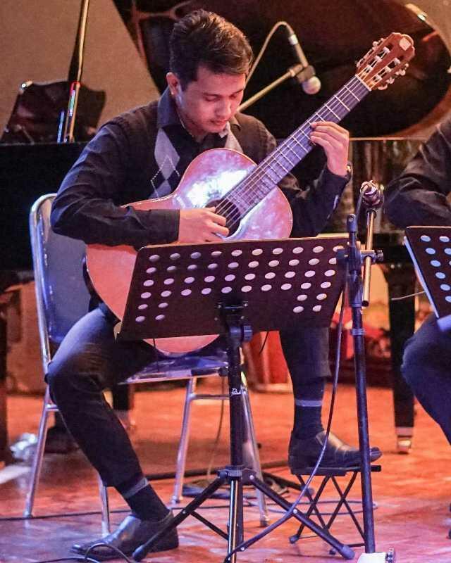 Vendor Les Gitar Terbaik di Indonesia. Temukan di sini!