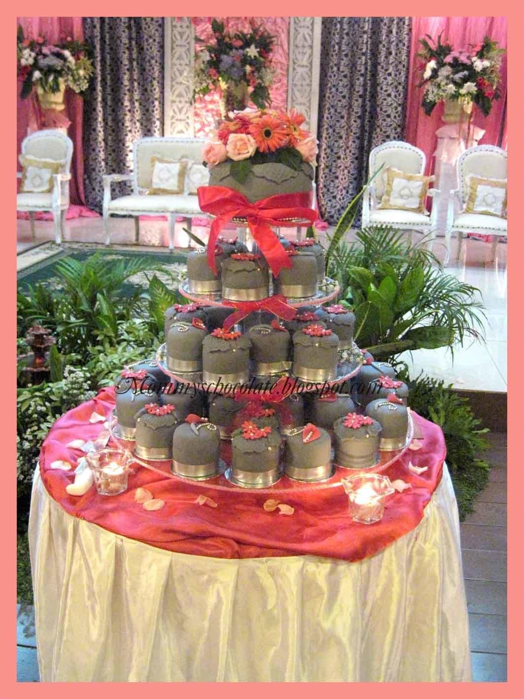 Premium cupcake acrylic tier