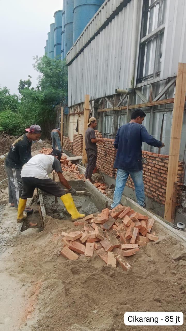 Renovasi pagar gudang
