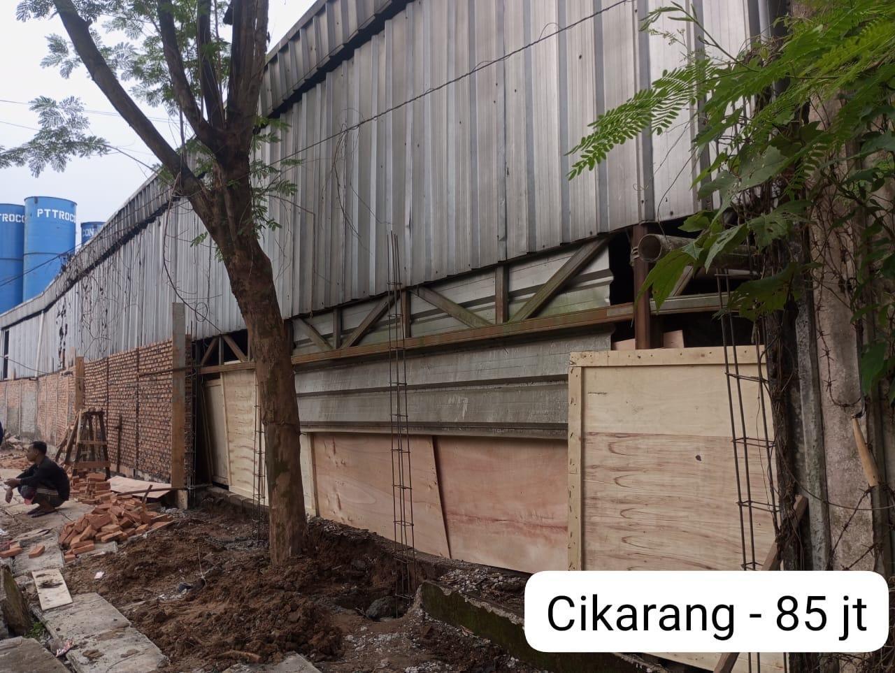 Proses renovasi pagar gudang 1 