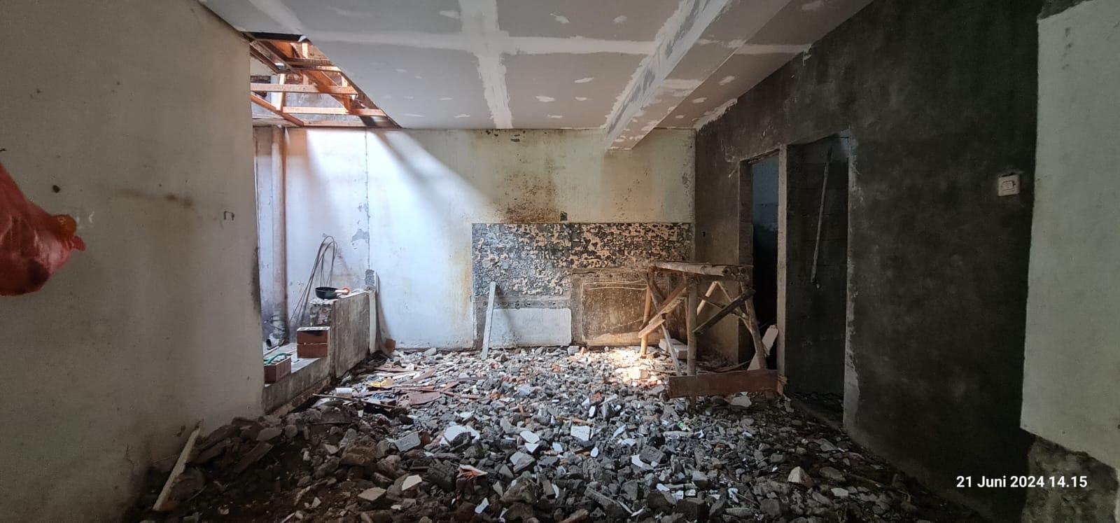 Bongkar renovasi rumah