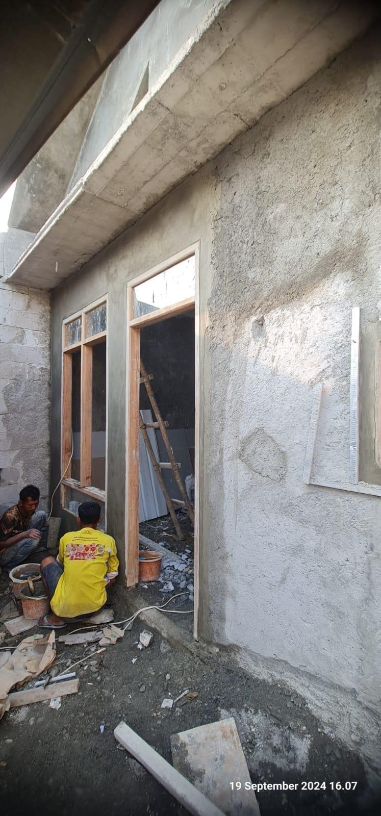 Pemasangan kusen jendela rumah