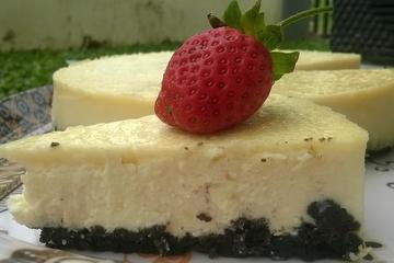 Classic Cheesecake dengan oreo crust dan yoghurt