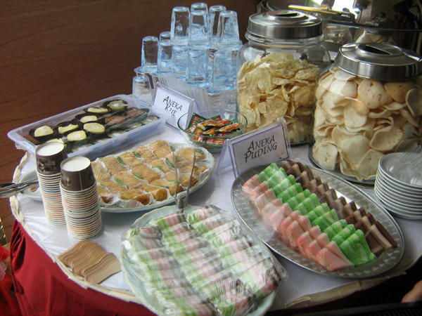 Aneka puding dan kue