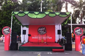 Tenda dan panggung
