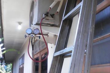 pengisian freon