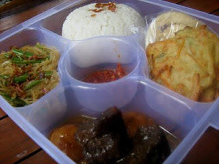 Jasa catering harian di solo 081 393 259 642 catering karyawan kantor catering karyawan pabrik catering rantangan karyawan dan catering rantang susun untuk rumah tangga di surakarta