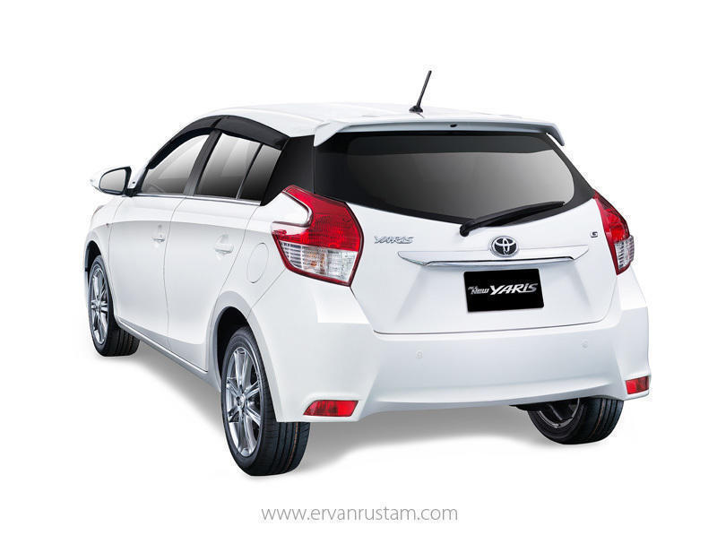 Toyota yaris  auto 2000  ervan rustam photography  car