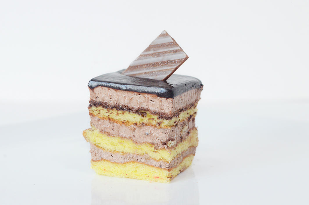 Vanilla chooco layer cake
