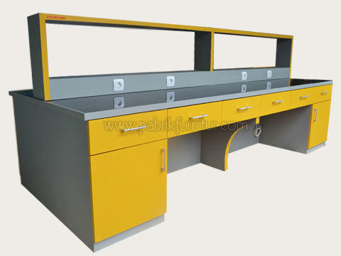 Meja praktikum laboratorium gtm mpl02