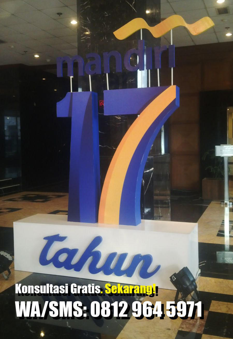 Giant letter event organizer