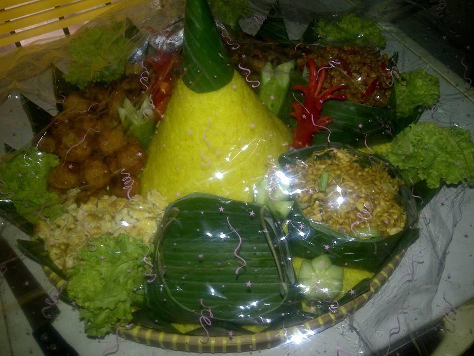 Nasi tumpeng