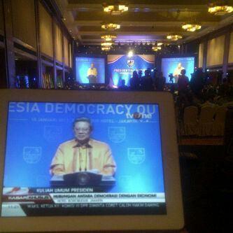 Support hotel borobudur  knpi presidential lecture