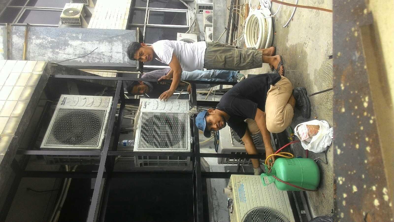 P 20160808 1328441475157240568