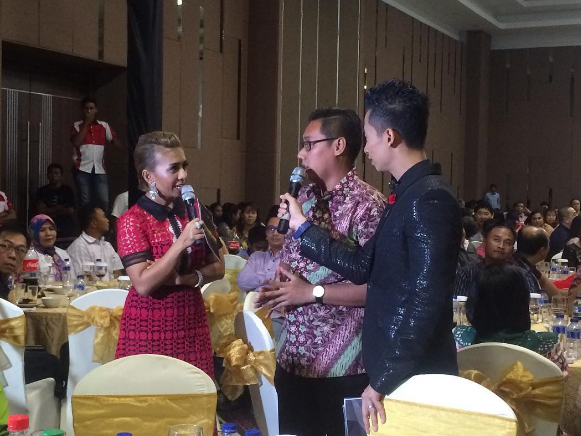 Fireshot capture 555   jc talent on instagram   hosting     https   www.instagram.com p berykniluta 