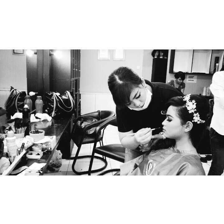 Photogrid 14636661938771477982617210