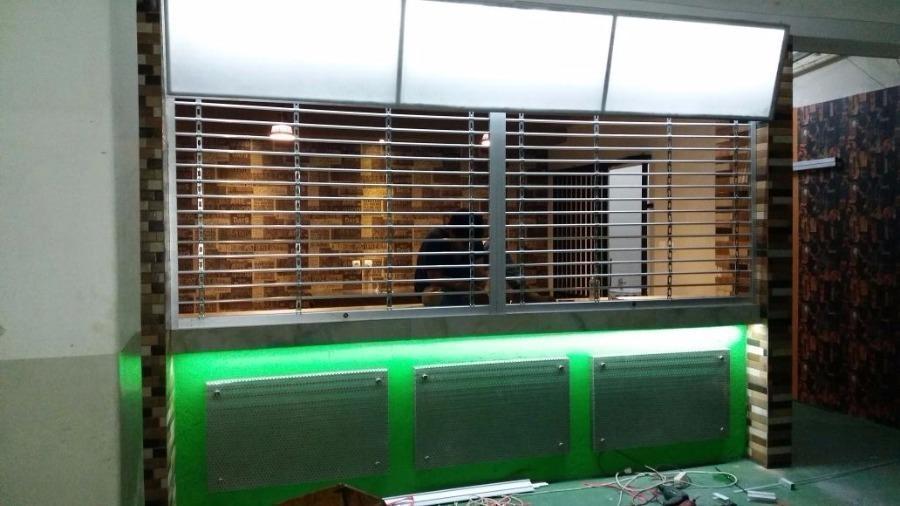 Rolling door kampus unis