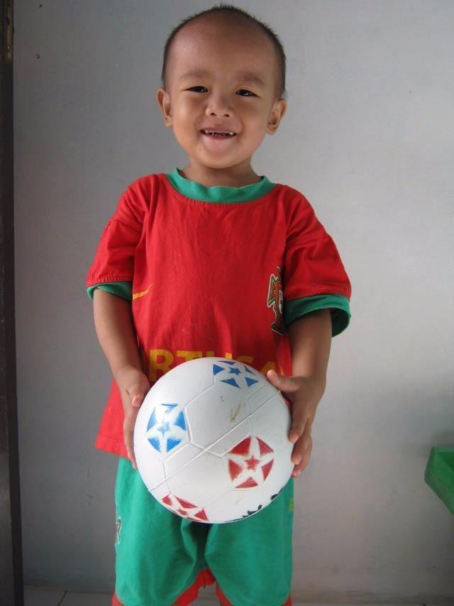 Pake baju bola
