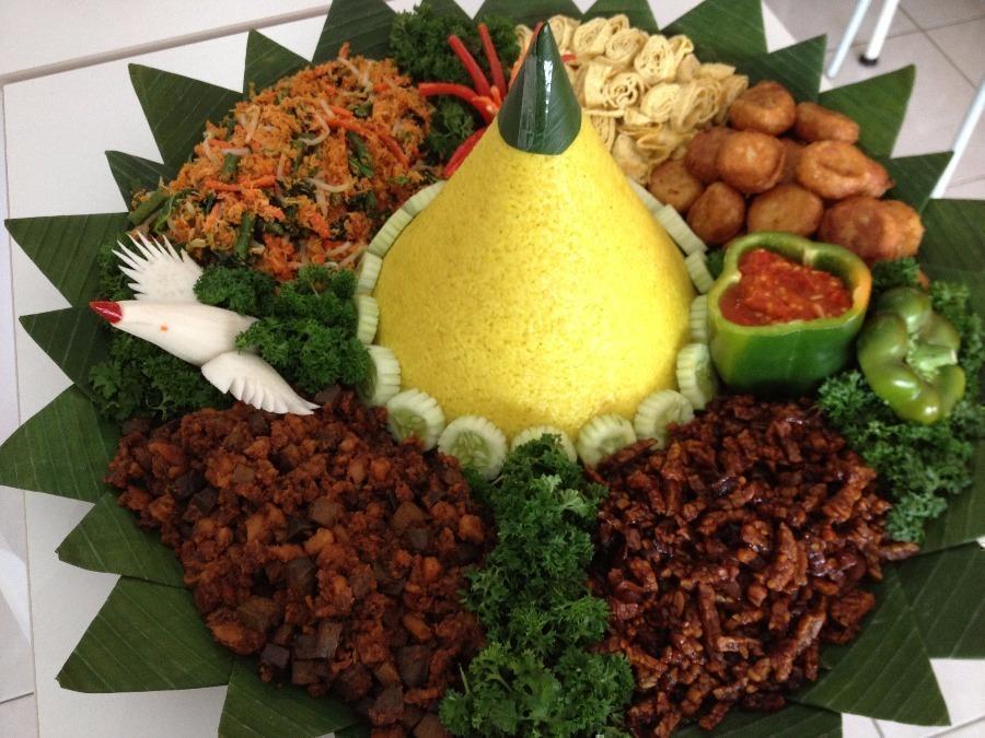 Tumpeng 9