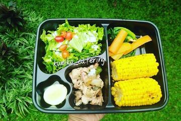 Healthy food.. Chicken blackpepper, Grilled corn, green salad