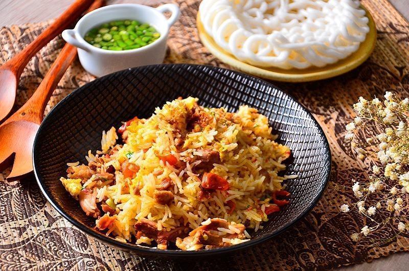 Nasi goreng bebek suwir